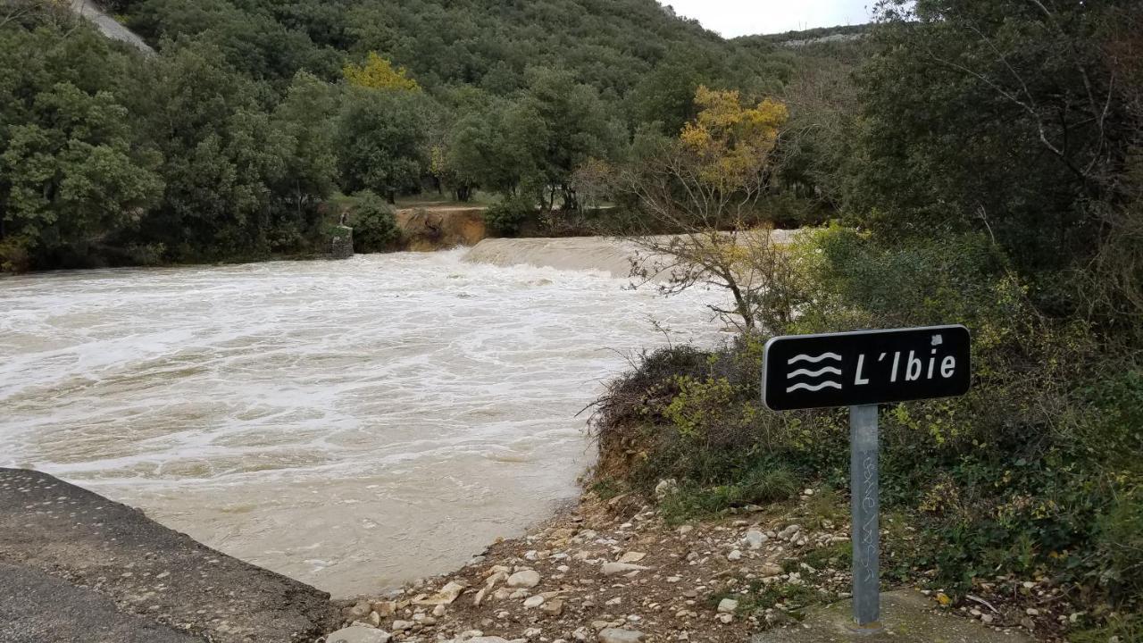 Gites Du Combeau Saint-Maurice-d'Ibie Bagian luar foto